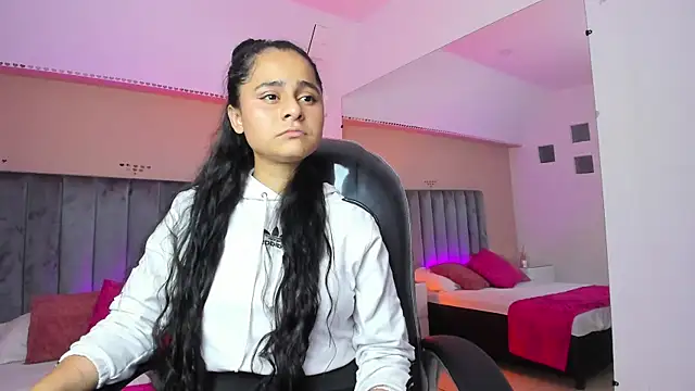 Snapshot of Giselle_Roldan chatting on June 3, 3:31 am Giselle Roldan online show from June 3, 3:31 am