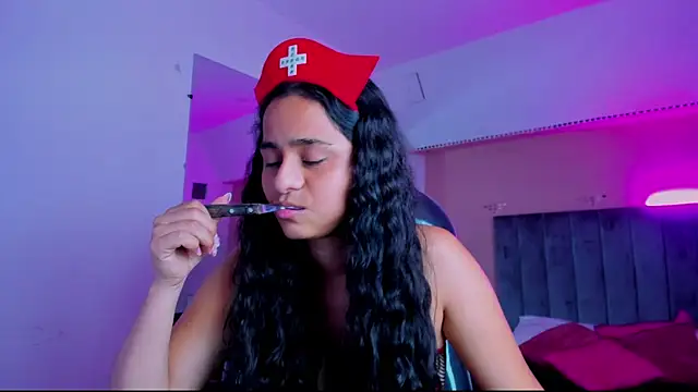 Snapshot of Giselle_Roldan chatting on July 19, 4:05 am Giselle Roldan online show from July 19, 4:05 am