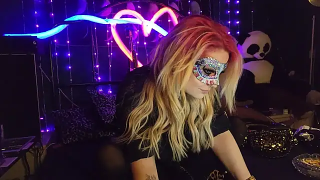 anonymouszN online show from October 21, 8:31 pm