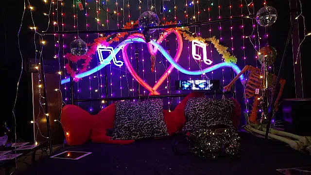 anonymouszN online show from March 8, 9:07 pm