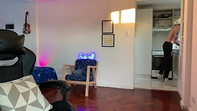 Snapshot of Den_BlueXx chatting on December 15, 10:47 pm Den BlueXx online show from December 15, 10:47 pm