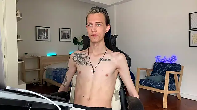 Snapshot of Den_BlueXx chatting on December 21, 2:58 pm Den BlueXx online show from December 21, 2:58 pm