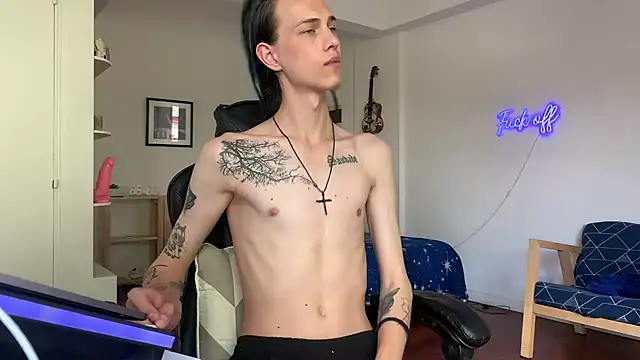 Snapshot of Den_BlueXx chatting on December 31, 6:02 pm Den BlueXx online show from December 31, 6:02 pm