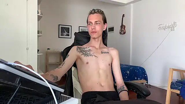 Snapshot of Den_BlueXx chatting on January 10, 1:09 pm Den BlueXx online show from January 10, 1:09 pm