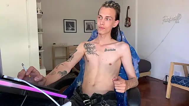 Snapshot of Den_BlueXx chatting on January 14, 4:08 pm Den BlueXx online show from January 14, 4:08 pm