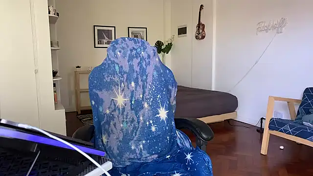 Snapshot of Den_BlueXx chatting on January 14, 7:11 pm Den BlueXx online show from January 14, 7:11 pm