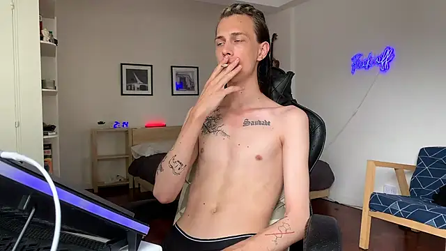 Snapshot of Den_BlueXx chatting on January 18, 5:15 pm Den BlueXx online show from January 18, 5:15 pm