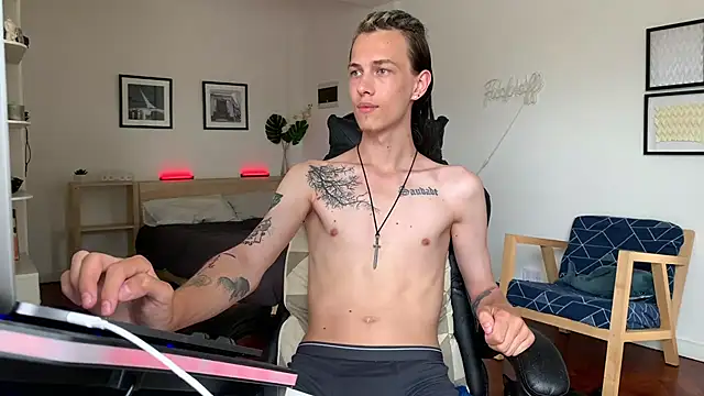 Snapshot of Den_BlueXx chatting on January 24, 12:31 pm Den BlueXx online show from January 24, 12:31 pm