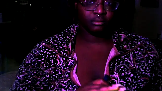 BigKittyRaven online show from December 7, 10:17 pm