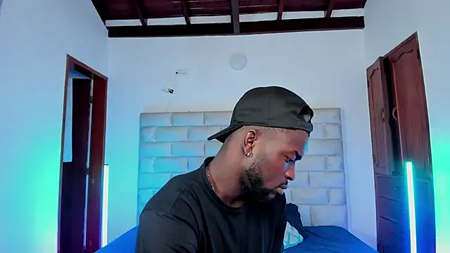 Dylan Taylor online show from November 28, 12:41 pm