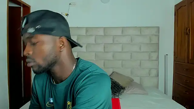 Dylan Taylor online show from February 11, 3:22 am