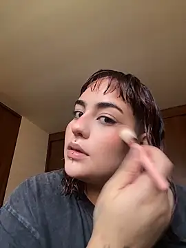 Snapshot of name_less_lulu chatting on May 24, 3:17 pm name less lulu online show from May 24, 3:17 pm
