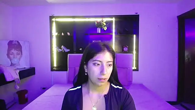 Angela Diaz  online show from January 31, 11:03 am