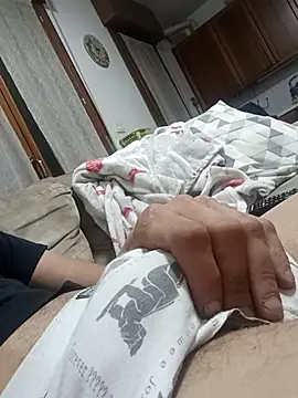 Snapshot of dariodario chatting on November 12, 11:36 pm dariodario online show from November 12, 11:36 pm