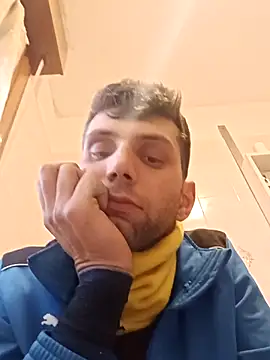 Snapshot of dariodario chatting on January 6, 2:54 pm dariodario online show from January 6, 2:54 pm