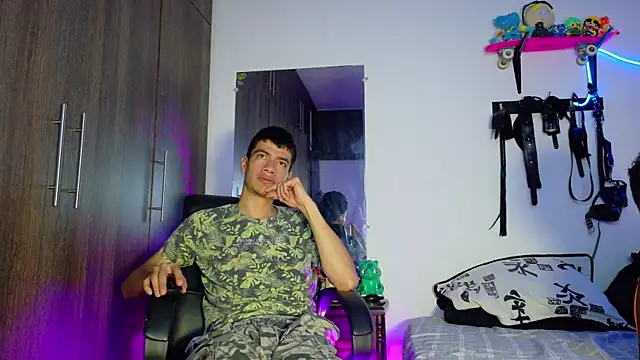 Snapshot of Nymphobuddies chatting on January 20, 8:29 pm Nymphobuddies online show from January 20, 8:29 pm