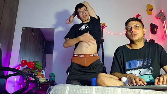 Snapshot of Nymphobuddies chatting on January 25, 3:40 am Nymphobuddies online show from January 25, 3:40 am