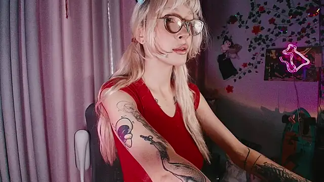 sweed angel online show from July 4, 7:36 am