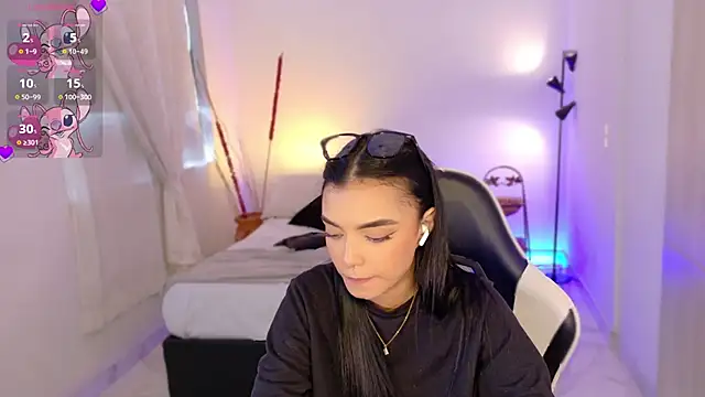 Snapshot of AnabelWolf chatting on October 30, 3:57 pm AnabelWolf online show from October 30, 3:57 pm