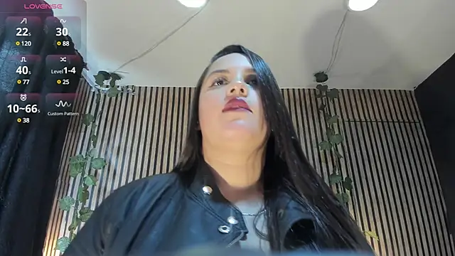 Snapshot of Victoria_Ponce1 chatting on January 6, 7:35 pm Victoria Ponce1 online show from January 6, 7:35 pm