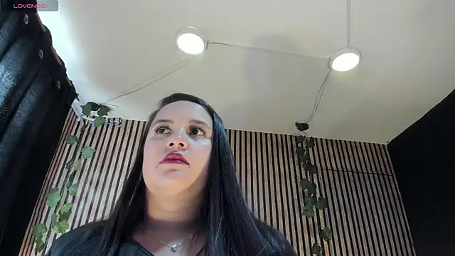 Snapshot of Victoria_Ponce1 chatting on February 14, 7:33 pm Victoria Ponce1 online show from February 14, 7:33 pm