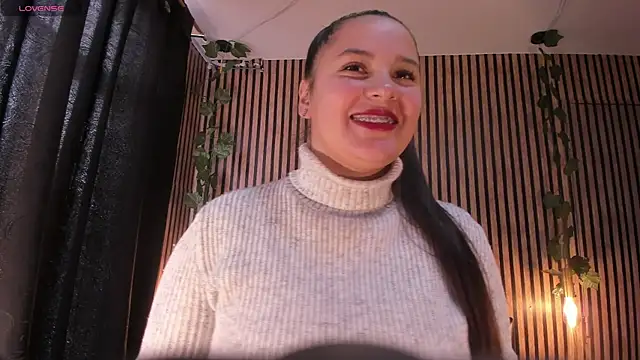 Snapshot of Victoria_Ponce1 chatting on February 21, 7:32 pm Victoria Ponce1 online show from February 21, 7:32 pm