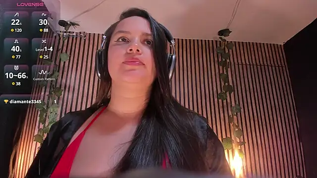 Snapshot of Victoria_Ponce1 chatting on March 5, 8:42 pm Victoria Ponce1 online show from March 5, 8:42 pm