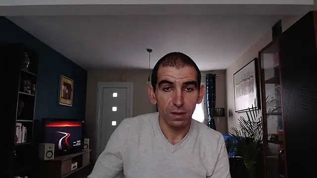 Snapshot of Samir_44200 chatting on December 5, 2:33 pm Samir 44200 online show from December 5, 2:33 pm