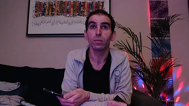 Snapshot of Samir_44200 chatting on January 24, 9:37 pm Samir 44200 online show from January 24, 9:37 pm