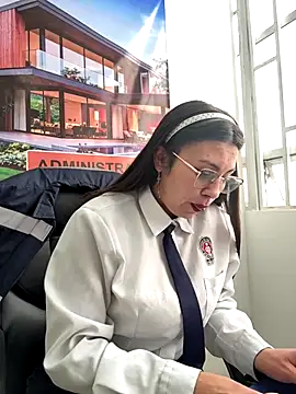 LIZ-06  online show from November 10, 2:05 pm