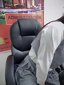 LIZ-06  online show from November 29, 4:32 pm