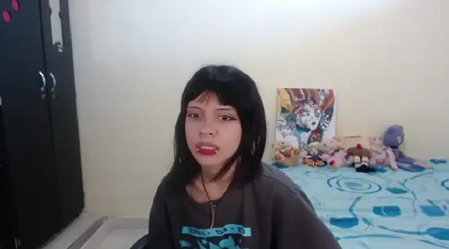 Snapshot of hachi_kitty chatting on December 11, 6:20 pm hachi kitty online show from December 11, 6:20 pm