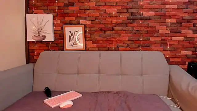 emmamillher online show from January 31, 3:33 pm