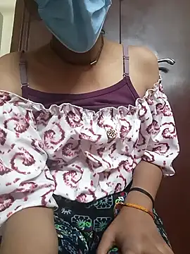 Snapshot of BabySlimmy10 chatting on December 19, 7:18 pm BabySlimmy10 online show from December 19, 7:18 pm