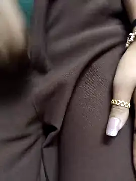 Snapshot of BabySlimmy10 chatting on January 7, 6:05 am BabySlimmy10 online show from January 7, 6:05 am