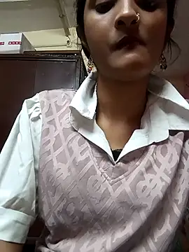 Snapshot of BabySlimmy10 chatting on March 17, 10:49 pm BabySlimmy10 online show from March 17, 10:49 pm