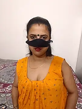 Snapshot of Cute-manisha chatting on April 3, 2:31 am Cute-manisha online show from April 3, 2:31 am