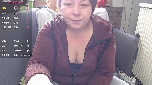 Snapshot of KasiaPrivat chatting on January 12, 10:12 am KasiaPrivat online show from January 12, 10:12 am