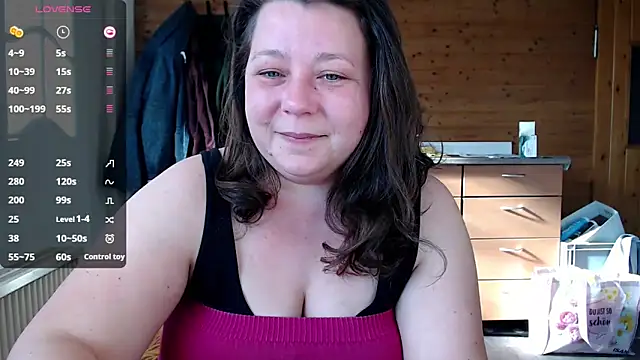 Snapshot of KasiaPrivat chatting on February 22, 9:45 am KasiaPrivat online show from February 22, 9:45 am