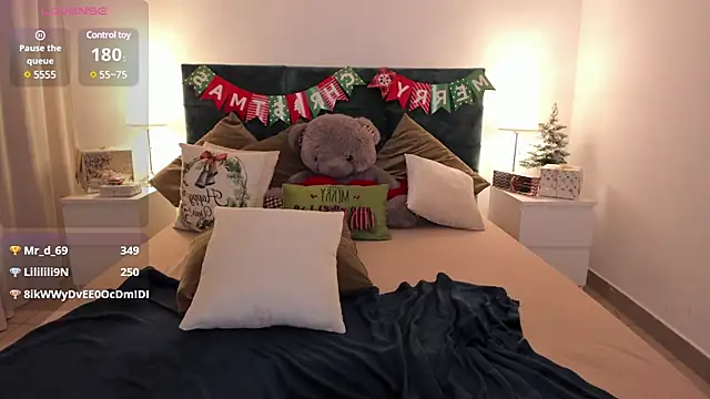 AmA lia  online show from December 22, 11:22 am