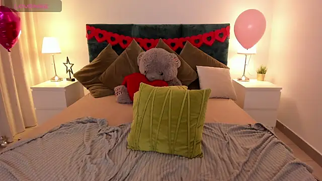 AmA lia  online show from February 28, 11:58 am