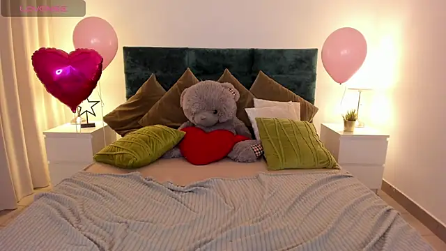 AmA lia  online show from March 6, 1:14 pm