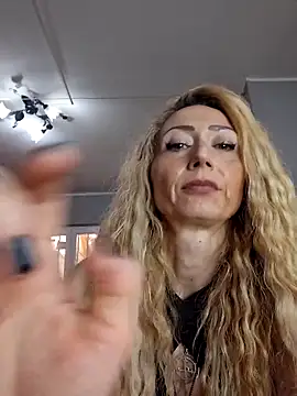 Snapshot of harleyejoker1 chatting on June 1, 8:38 am harleyejoker1 online show from June 1, 8:38 am