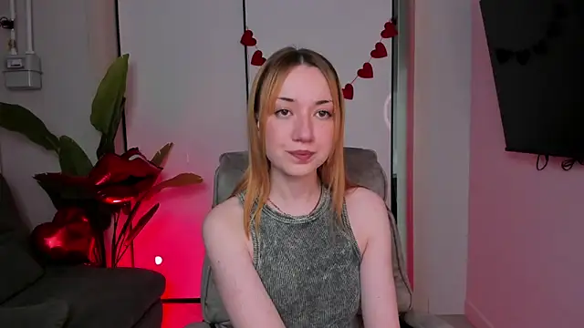 Snapshot of Maddy_Garcia chatting on February 11, 2:57 am Maddy Garcia online show from February 11, 2:57 am