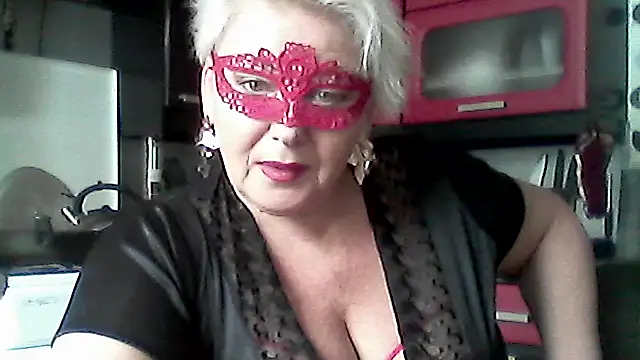 Lisa Suzie online show from February 24, 9:18 am