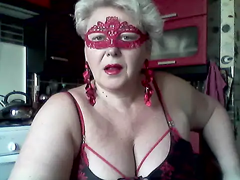 Lisa Suzie online show from April 15, 8:10 am
