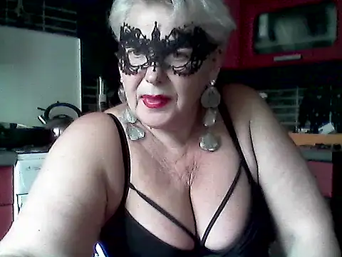 Snapshot of Lisa_Suzie chatting on June 19, 10:08 am Lisa Suzie online show from June 19, 10:08 am