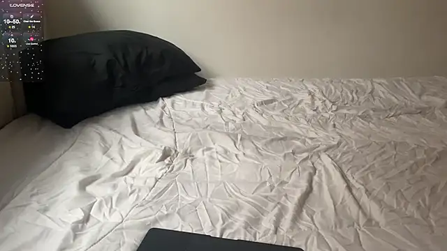 Snapshot of mapleg chatting on March 4, 8:16 pm mapleg online show from March 4, 8:16 pm