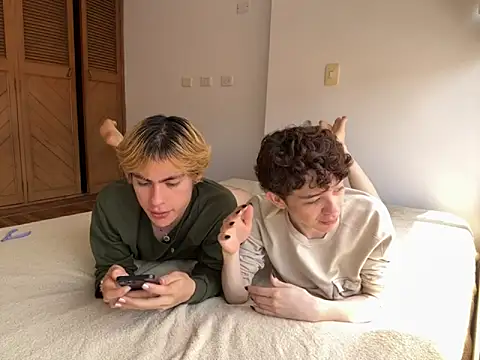 Snapshot of mapleg chatting on September 21, 3:57 pm mapleg online show from September 21, 3:57 pm