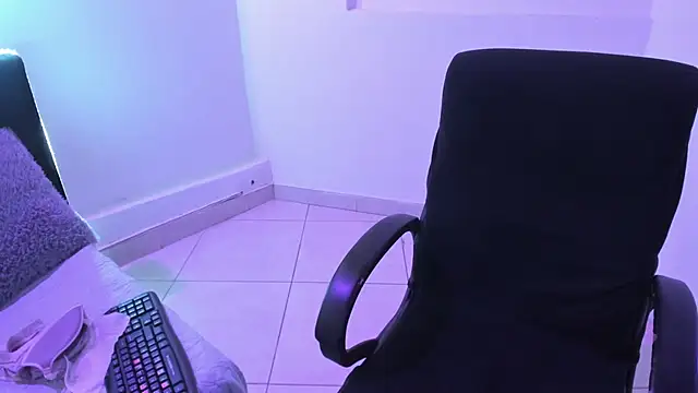 Emyli rousse  online show from January 14, 4:18 pm